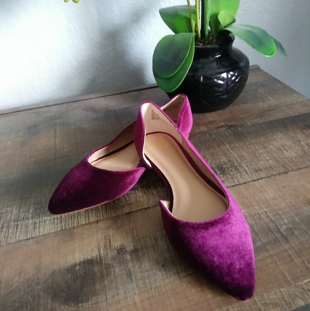 Mossimo Burgundy Velvet Flats - Picture 3 of 8